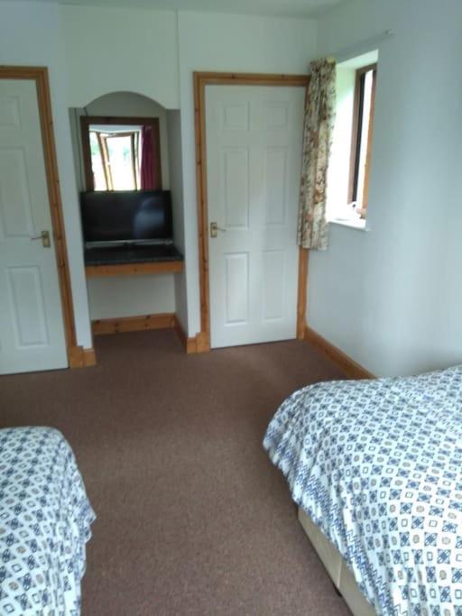 Cottage , Seaside Views, Quiet Beach, Awesome View Pendine Eksteriør billede